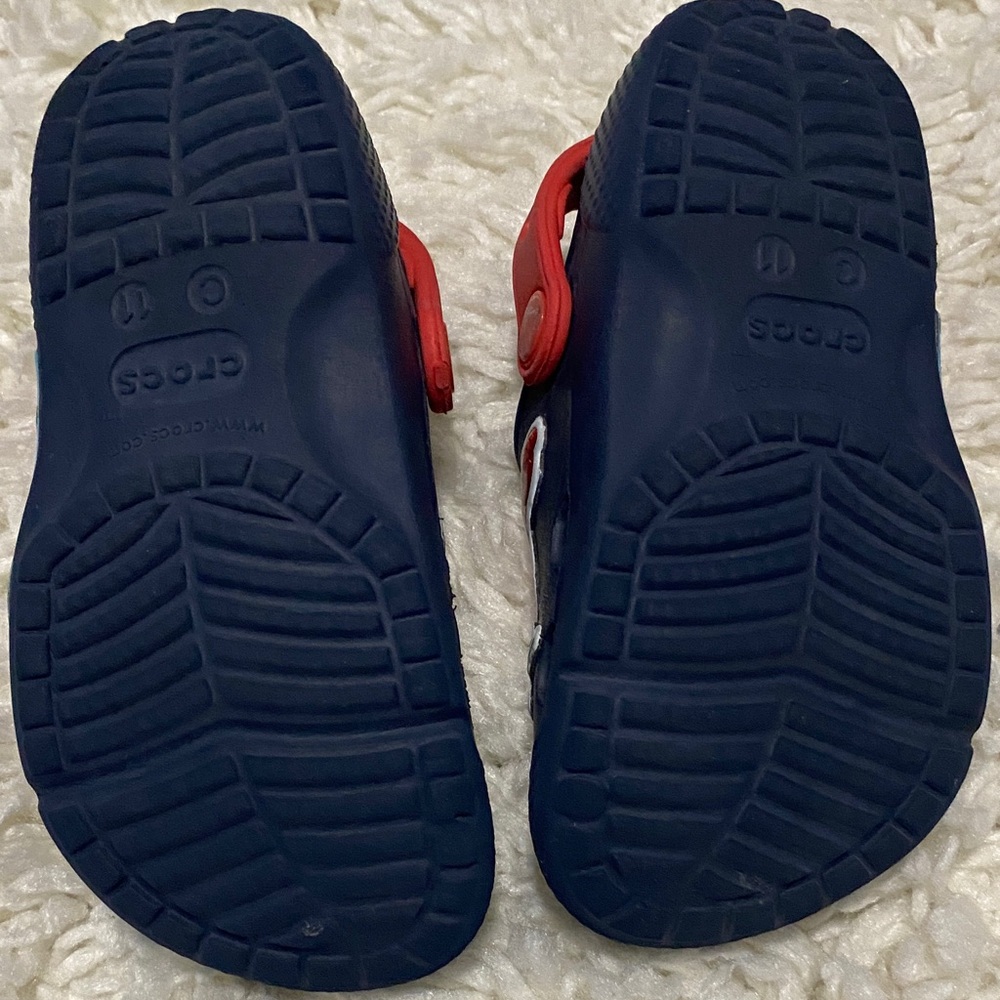 Crocs Marvel Avengers superhero boys size 11 crocs iconic comfort shoes ¥ - Picture 5 of 16